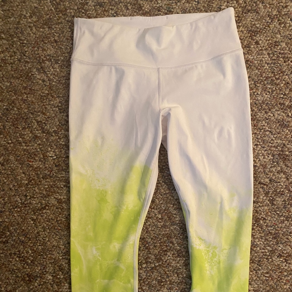 Athleta size large never before worn leggings